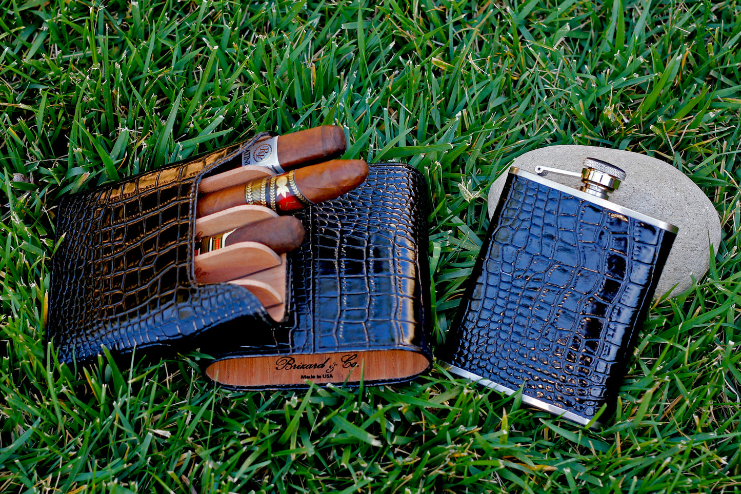 The Flask - Croco Pattern Black