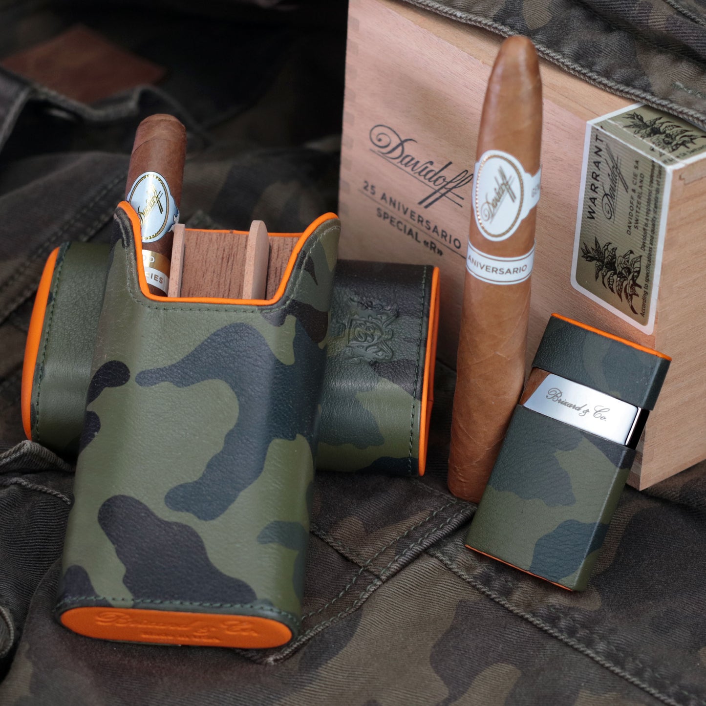 The "Show Band" 3 Cigar Case - Camouflage and Orange Leather