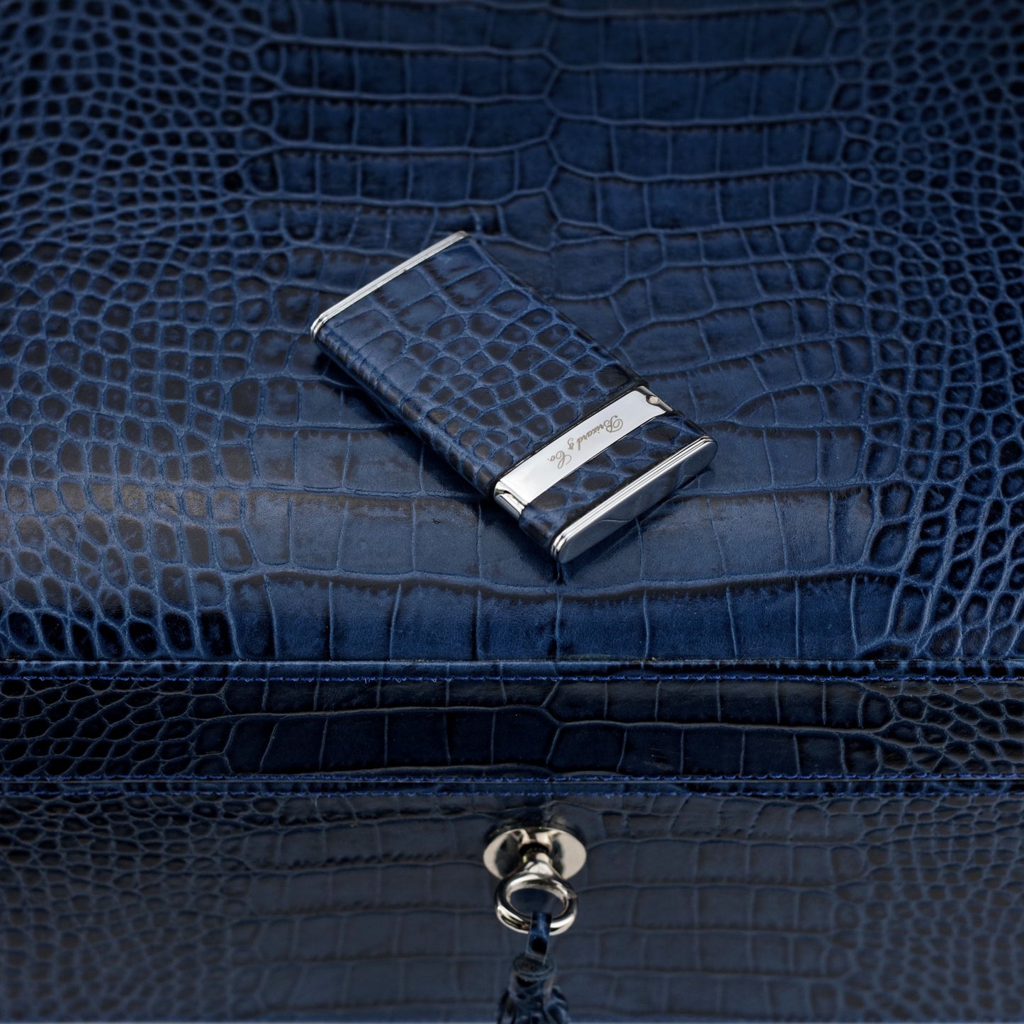 The "Airflow" Cigar Humidor - Indigo Croco Pattern (30/40 Count)