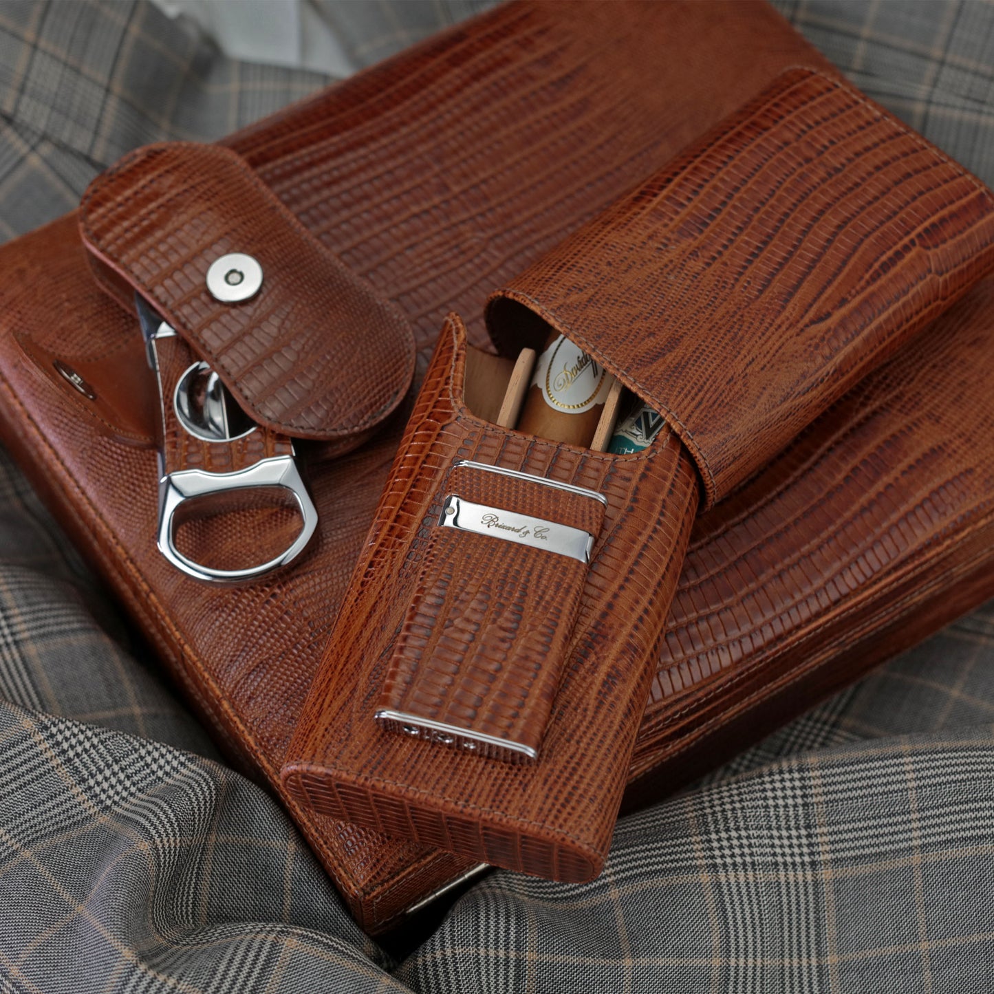 The "V" Cutter - Havana Lizard Pattern