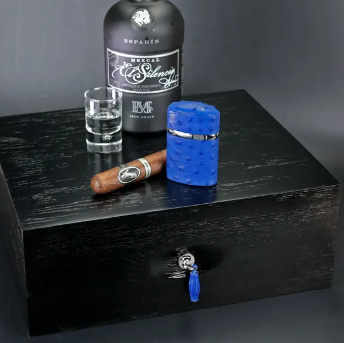 The "Triple Jet" Table Lighter - Ostrich Blue