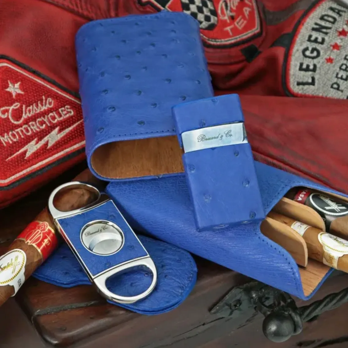 The "Show Band" 3 Cigar Case - Ostrich Blue
