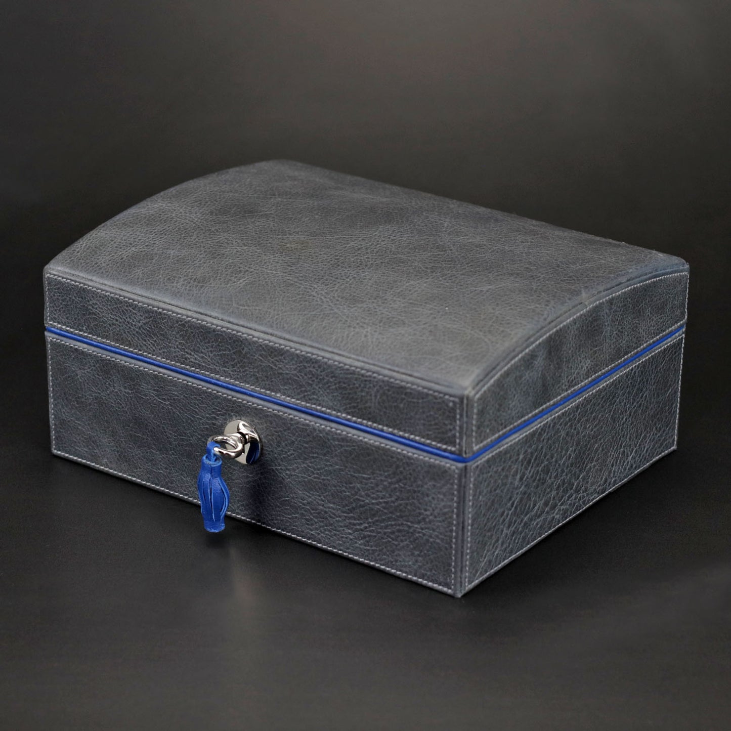 "La Casita de Puros" Humidor - Gray and Blue Color Leather (12/20 Count)