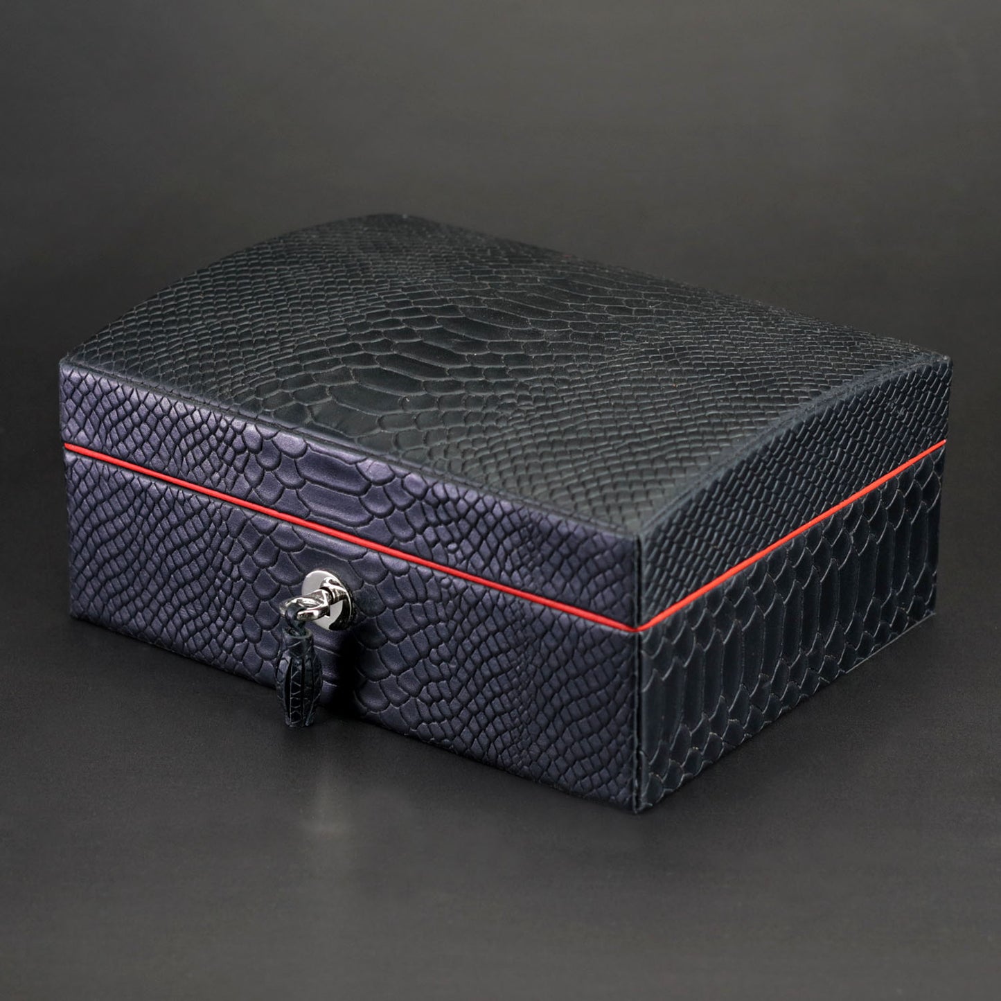 "La Casita de Puros" Humidor - Black Python Pattern and Red Leather (12/20 Count)