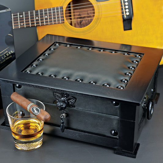 The "Chesterfield" Humidor - 60/70 Count (Black)