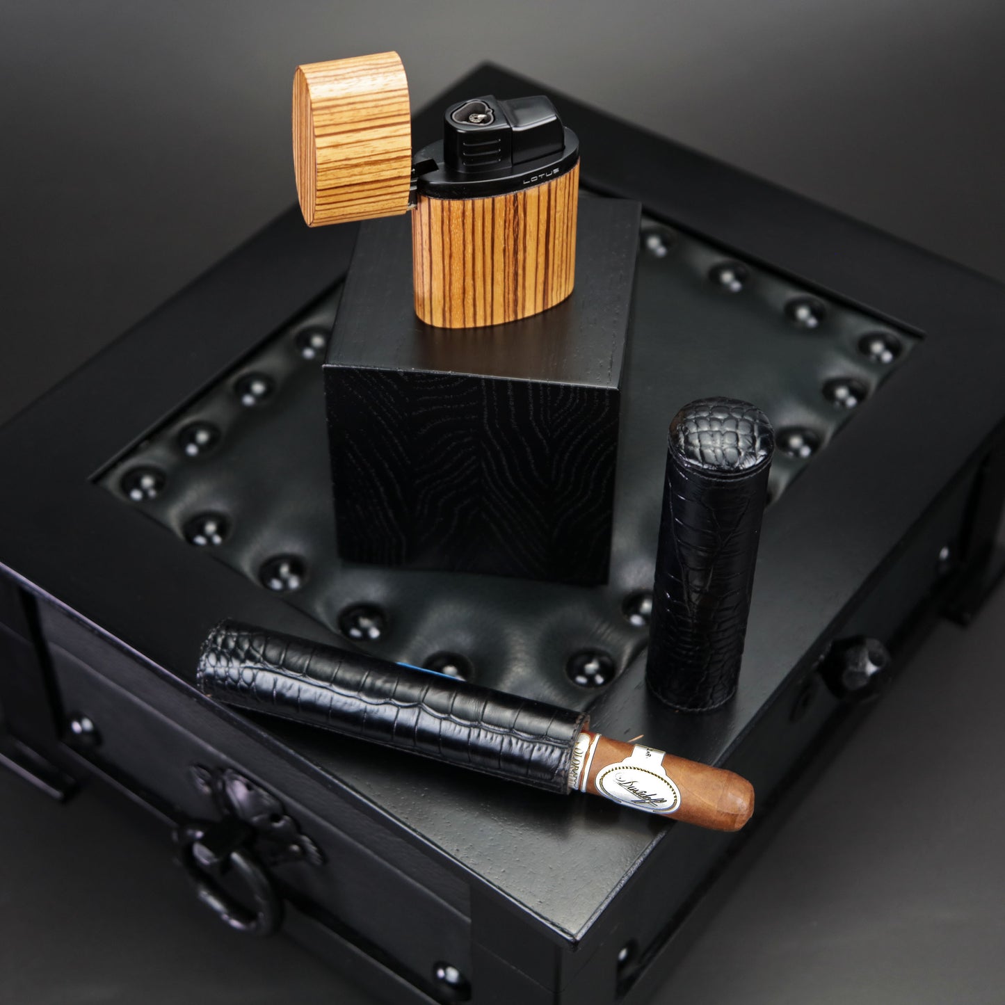The "Chesterfield" Humidor - 60/70 Count (Black)
