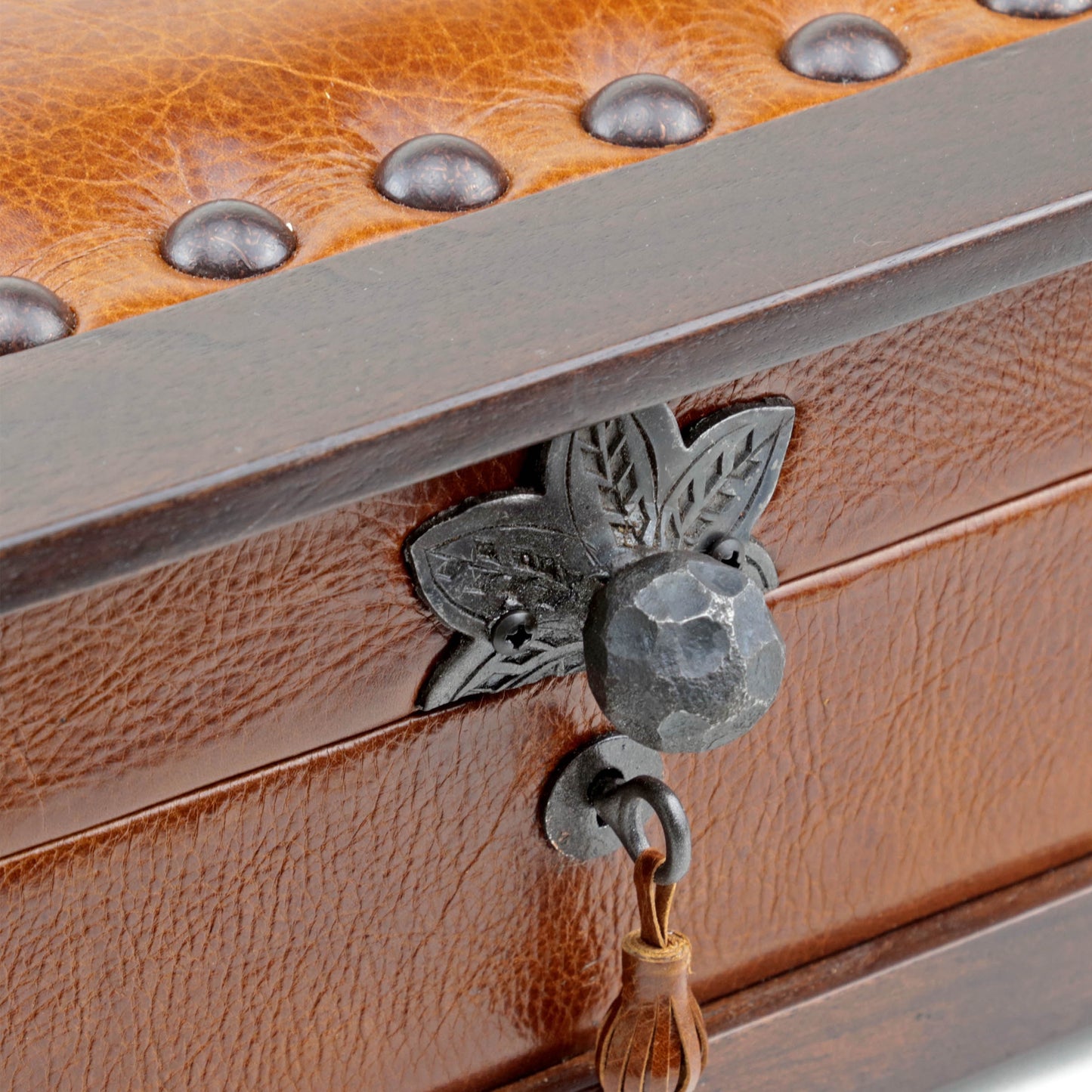 The "Chesterfield" Humidor - 60/70 Count