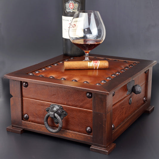 The "Chesterfield" Humidor - 60/70 Count