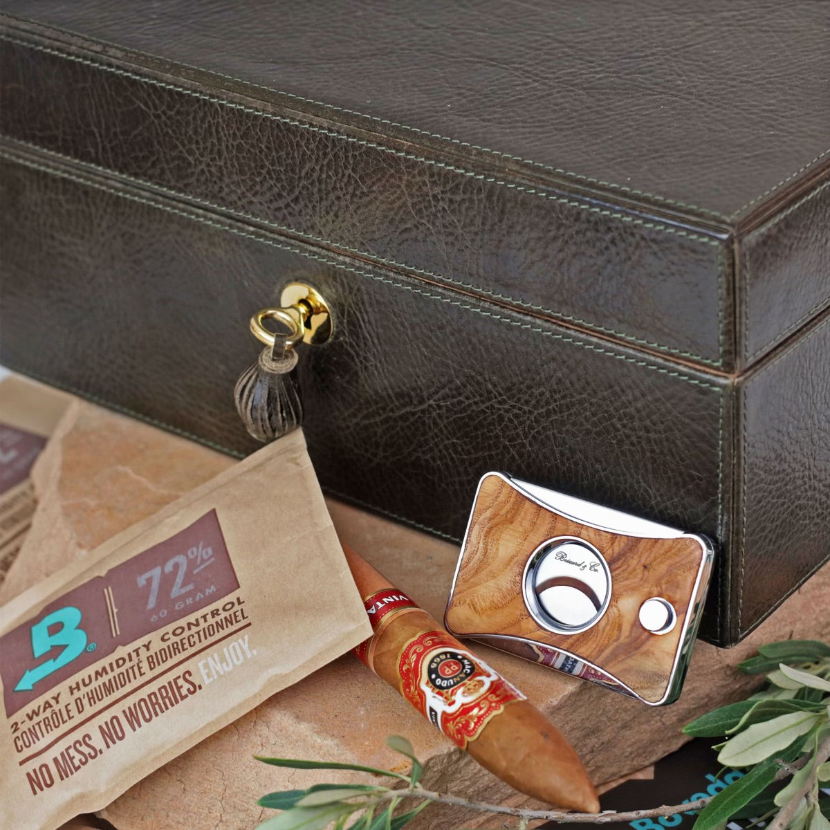 The "Airflow" Cigar Humidor - Antique Olive Leather (60/70 Count)