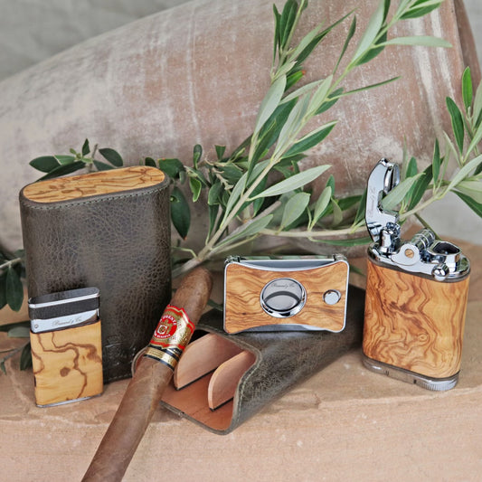 The "Show Band" 3 Cigar Case - Antique Olive Leather and Olive Wood