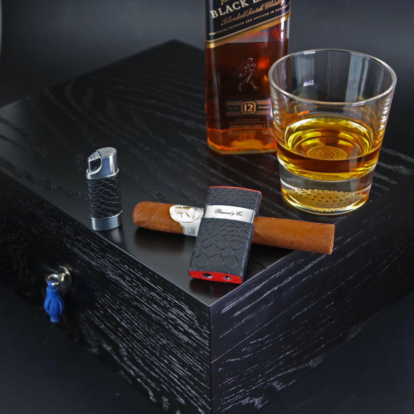 The "Royal Oak Collection" Humidor - Black Oak (60/70 Count)