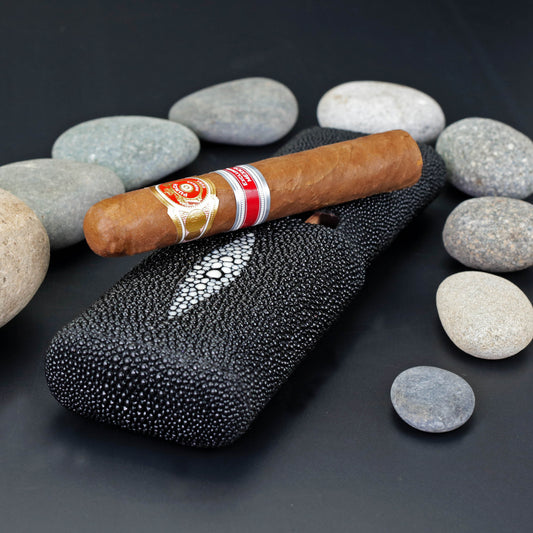 The "Show Band" 3 Cigar Case - Stingray Black
