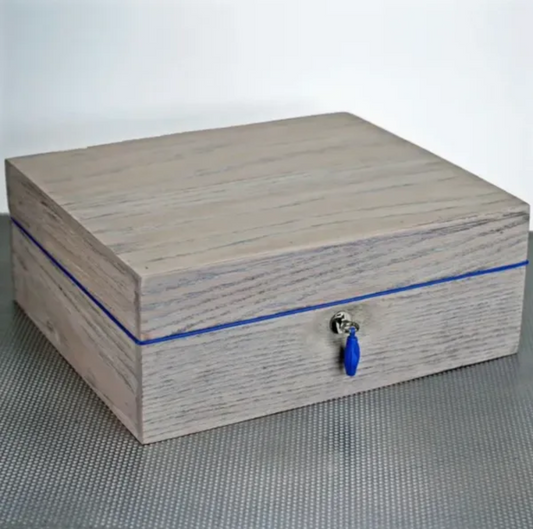 The "Bleached Oak Wood" Humidor (60/70 Count)