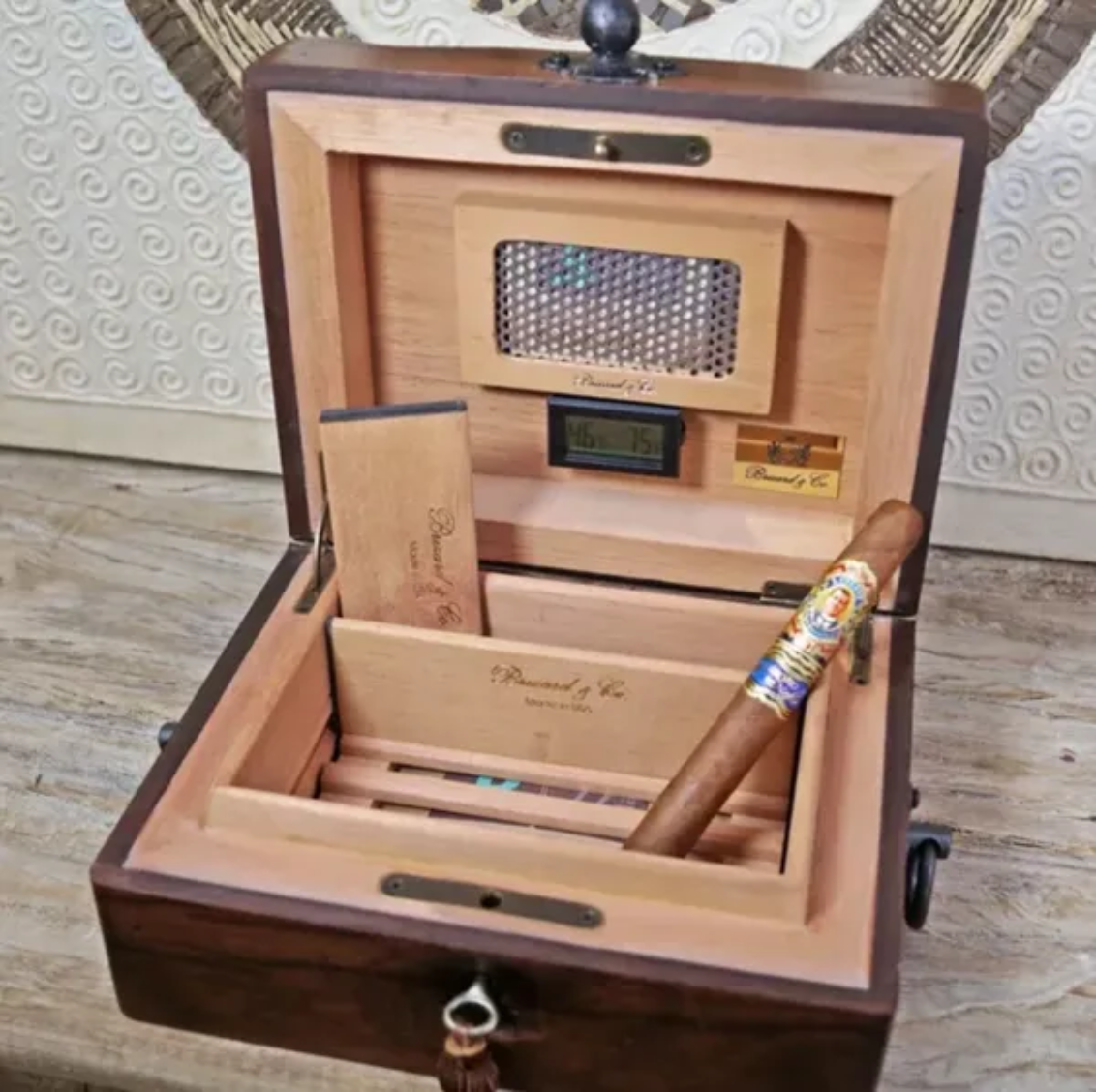 The "Hacienda" Humidor - 12/15 Count