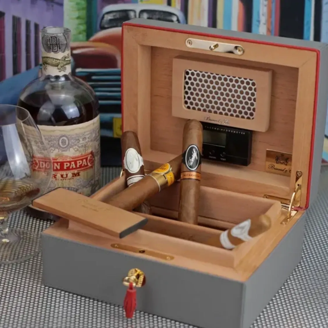 "La Casita de Puros" Humidor - Gray and Red Leather (12/20 Count)