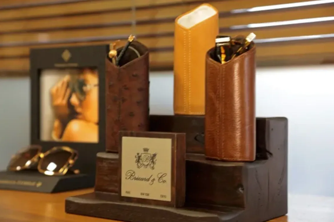 The Luxury Eyewear Stand - Antique Saddle Leather