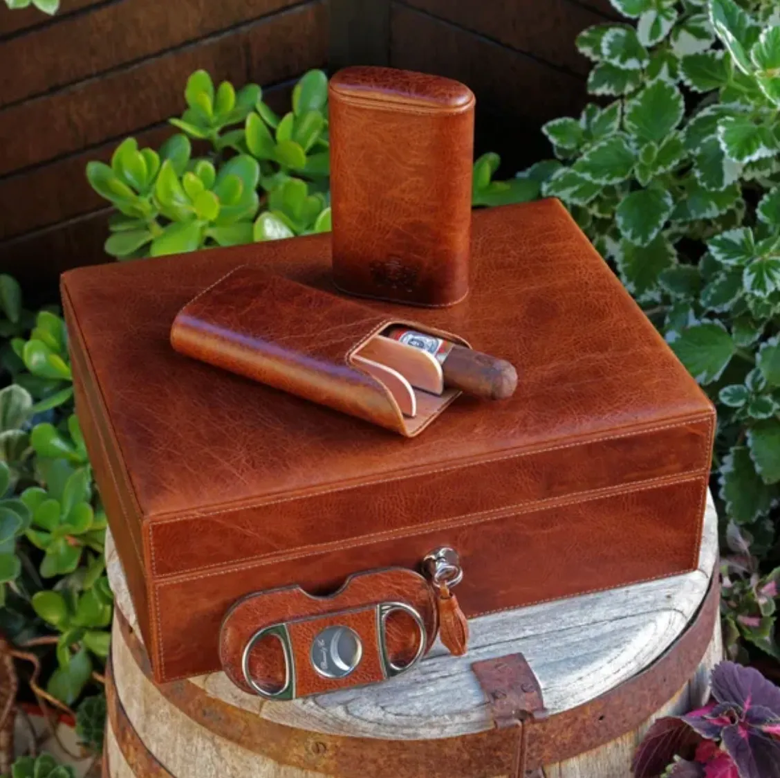 The "Airflow" Cigar Humidor - Antique Saddle Leather (30/40 Count)